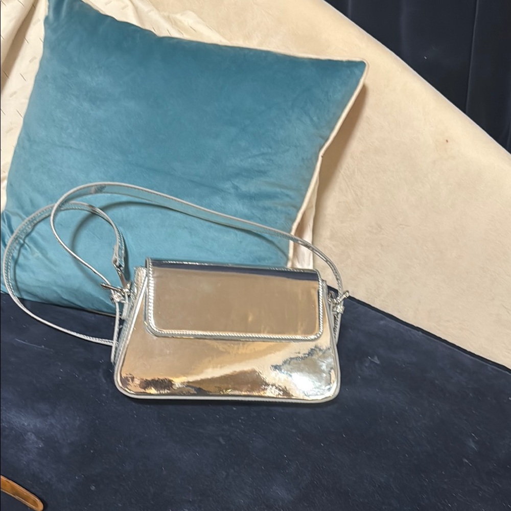 Urban Expressions Silver Crossbody Bag Sleek Metallic Design